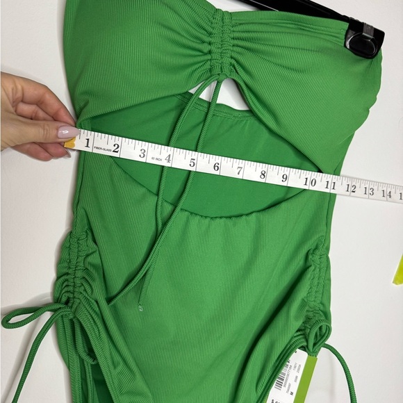 La Vie en Rose Emerald Green Swimsuit – Size Medium – NWT - Picture 13 of 13